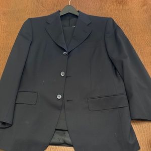 Men’s custom Bijan Navy suit